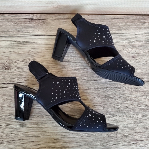 BNIB Karen Scott Dalinaa Sandals - Picture 5 of 13